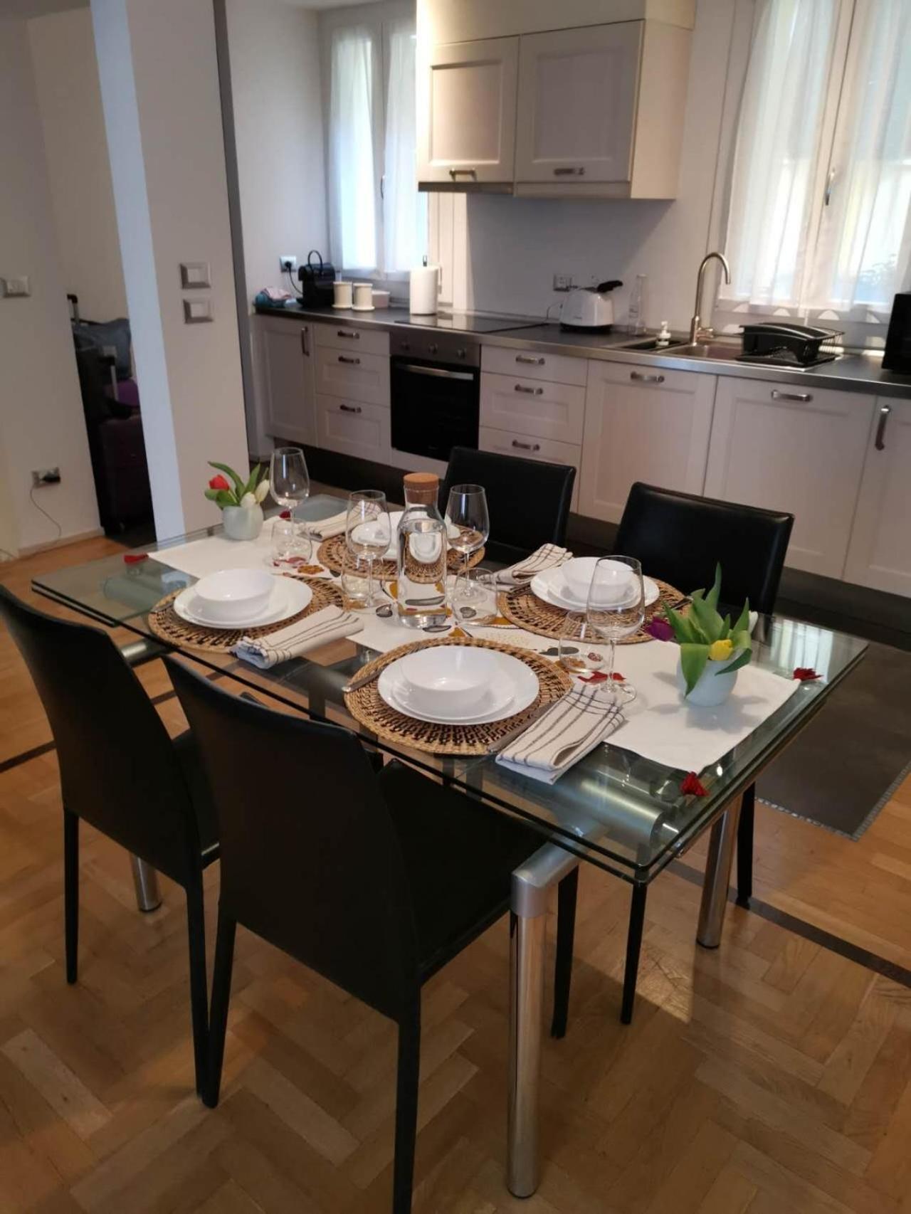 Ca Porticoes Apartment Bologna Bagian luar foto